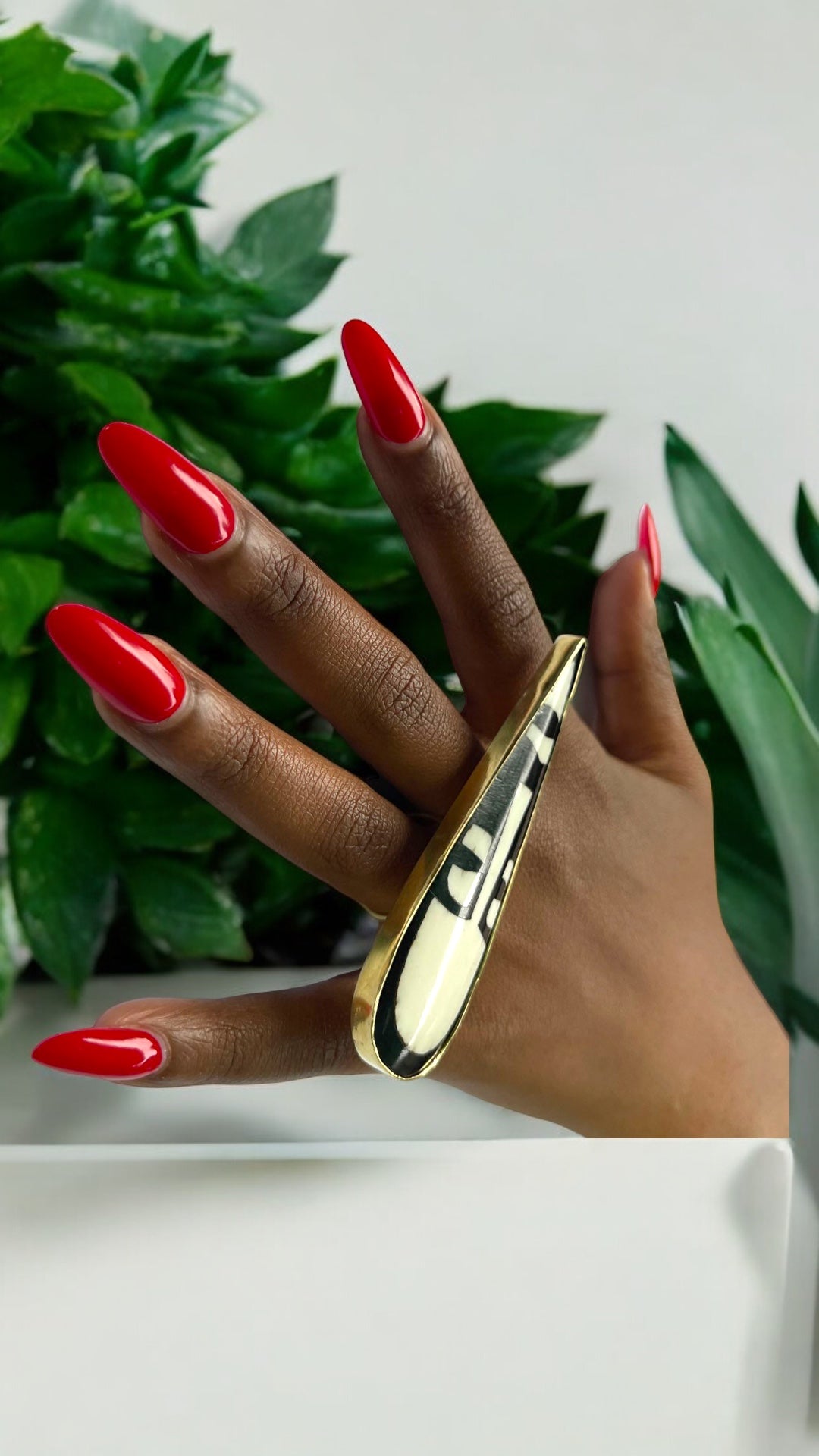 Cobié Horizontal Mask Ring