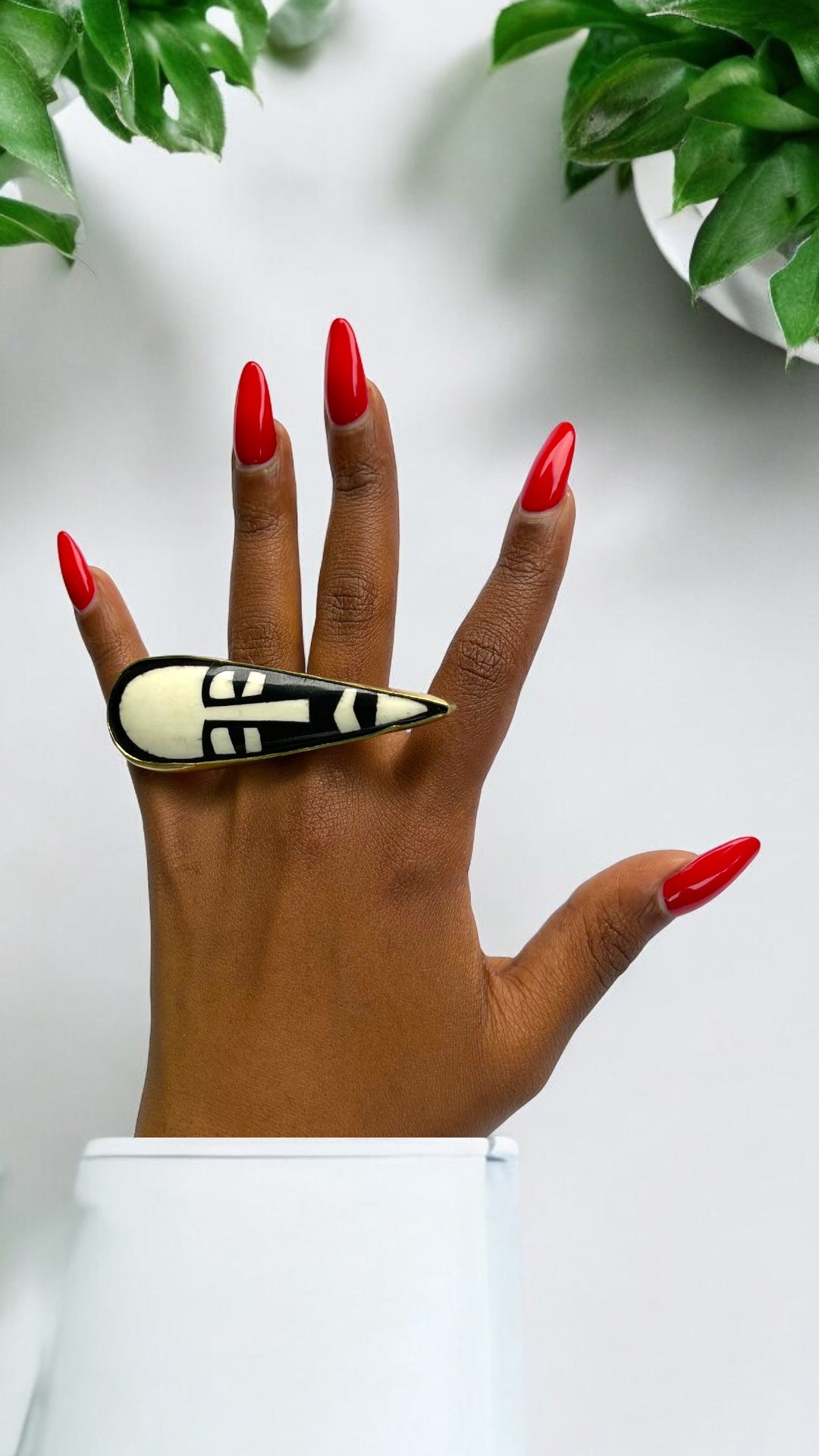 Cobié Horizontal Mask Ring