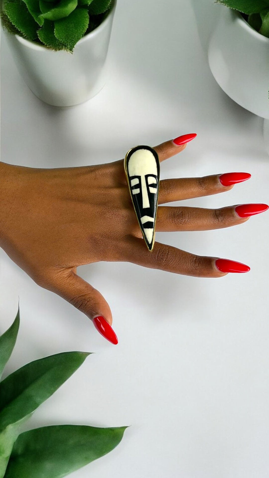 Cobié Horizontal Mask Ring